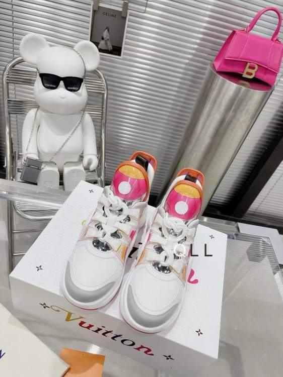 Picture of Louis Vuitton Shoes _SKULVsz35-40LL012212697